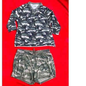 Cabela's Camo Lace-Up Top Old Navy Camouflage Shorts Set Loungewear XL